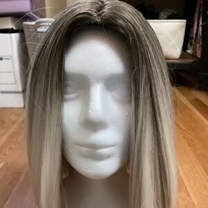 Elegant Brown and Blonde Women's Wig